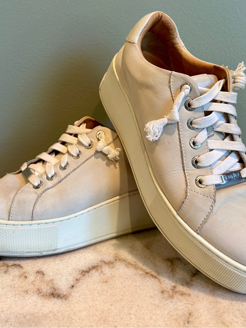 J Slides Women’s Low-Top Platform Sneakers in Light Beige